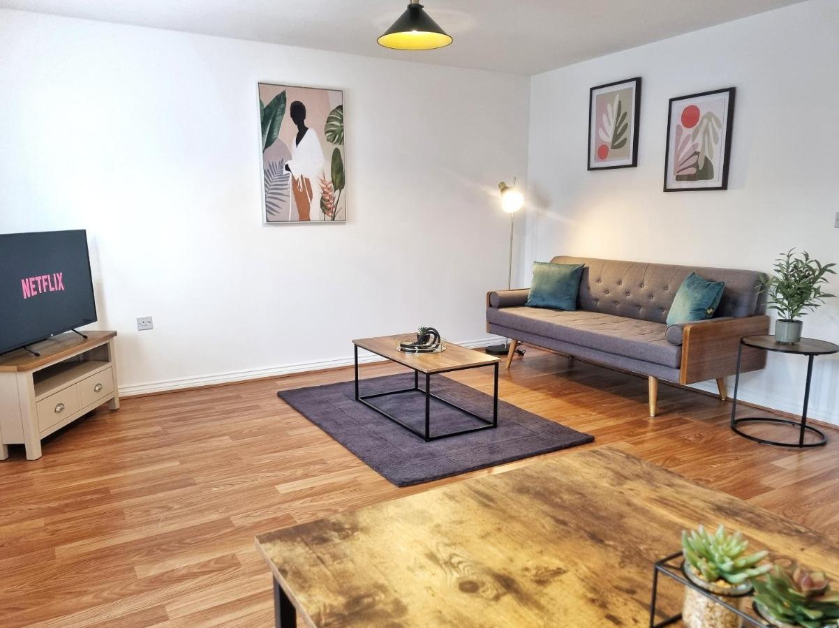 Modern & Spacious 3 Bedrooms And 2 Bathrooms Home, Free Parking! Cambridge  Dış mekan fotoğraf