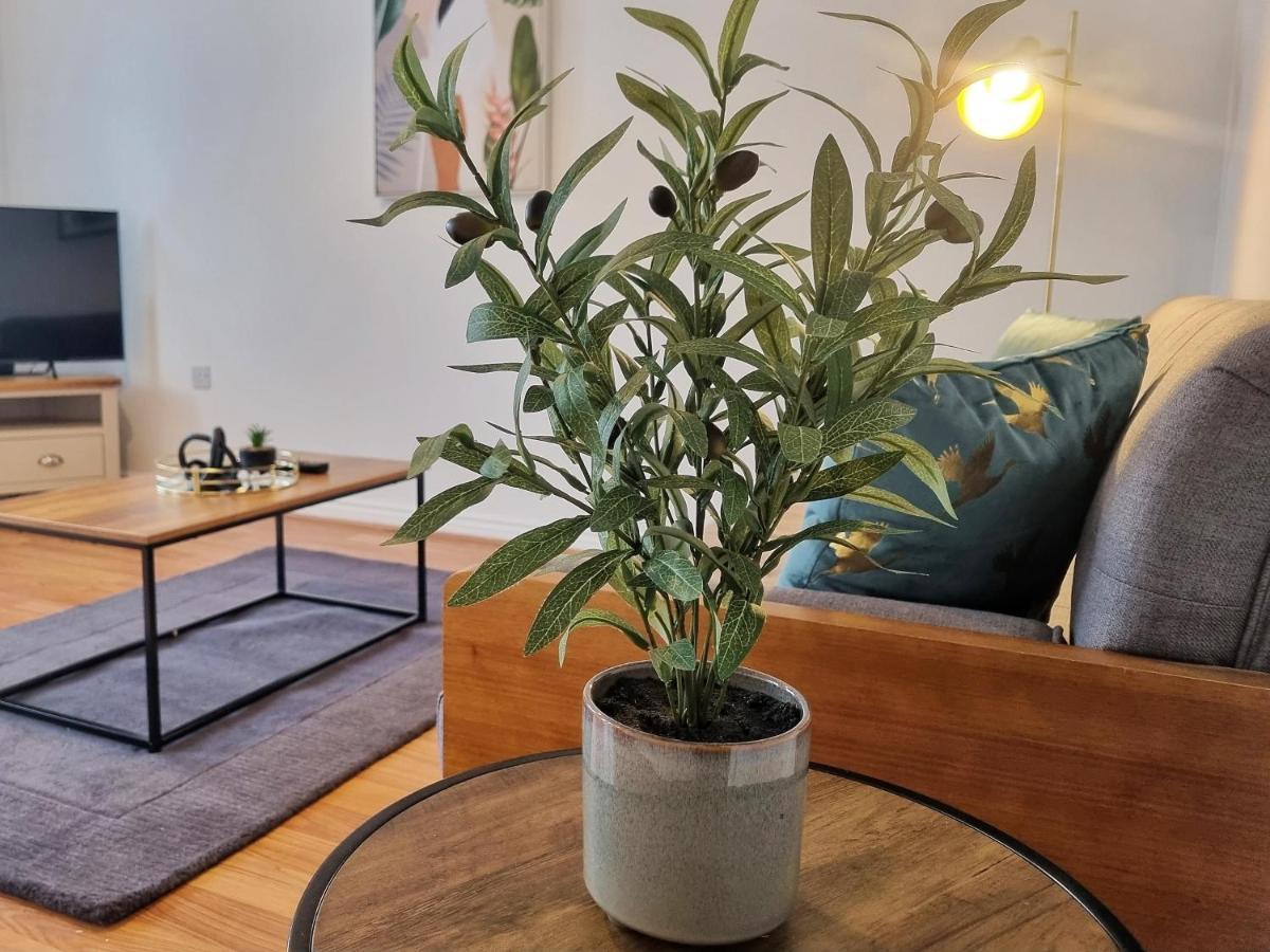 Modern & Spacious 3 Bedrooms And 2 Bathrooms Home, Free Parking! Cambridge  Dış mekan fotoğraf